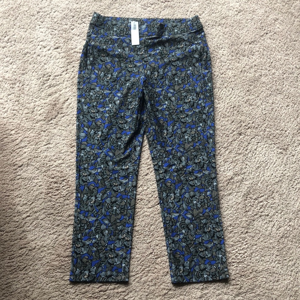 Chicos travelers printed crepe ankle pant